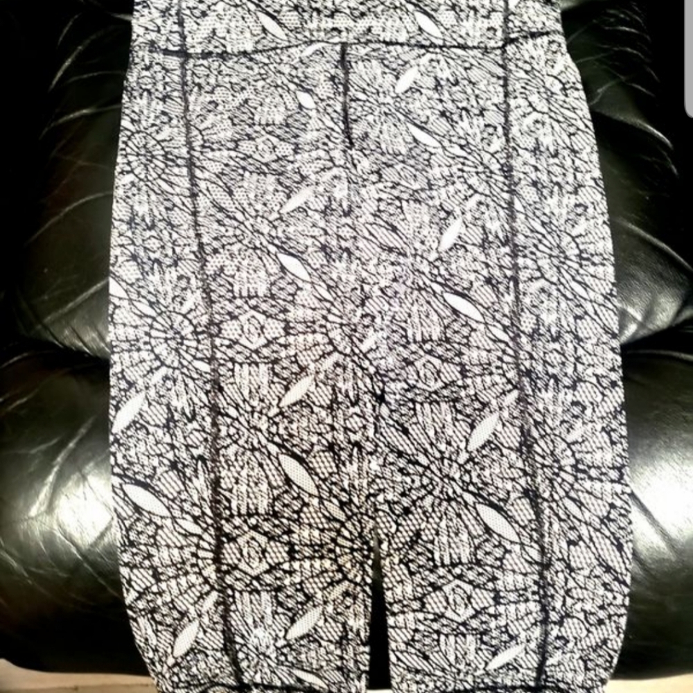 Victoria's Secret VXS capri pants size small
